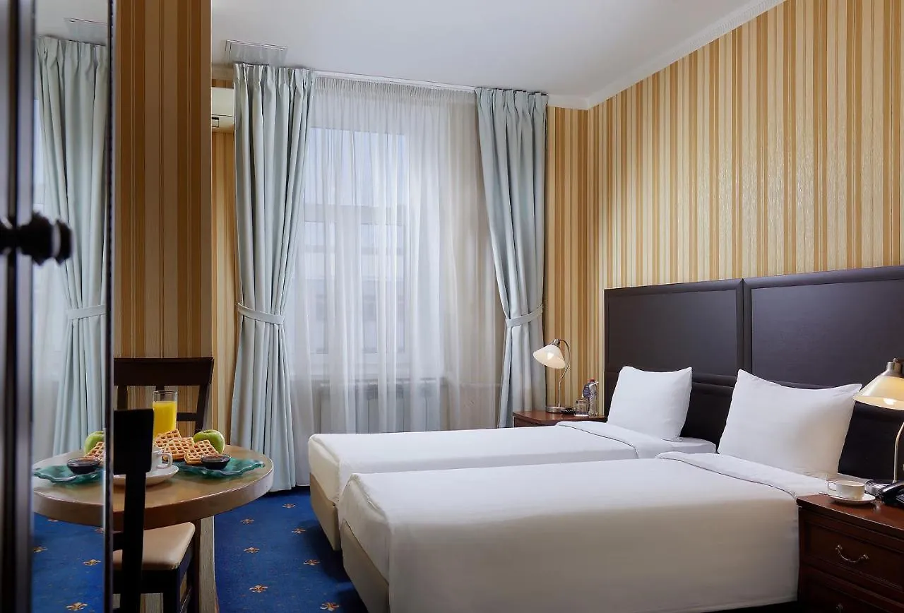 Mirros Hotel Moscow Kremlin 3*,